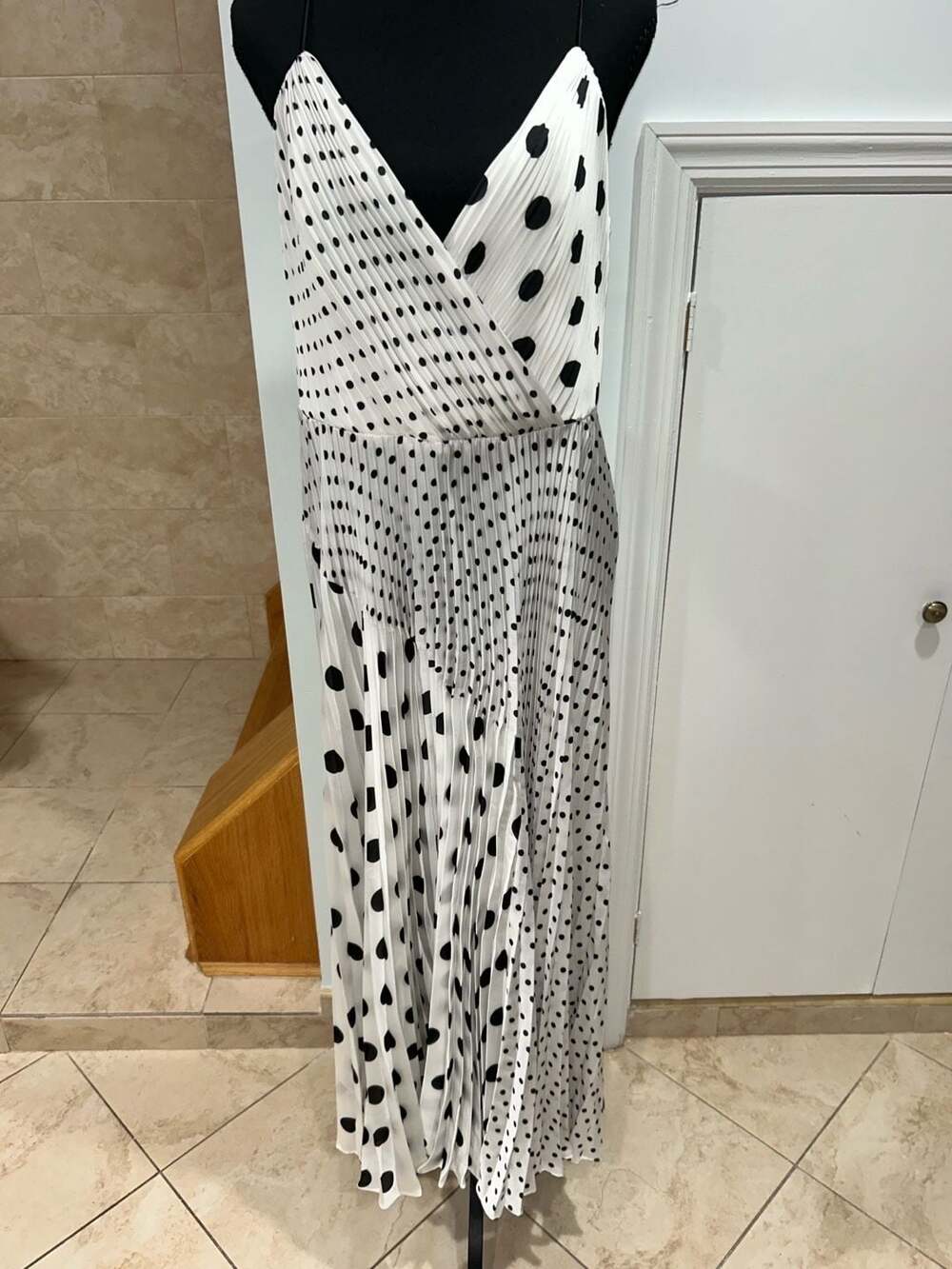 Jill Jill Stuart White & Black Polka Dot Pleated Maxi Dress Size 14